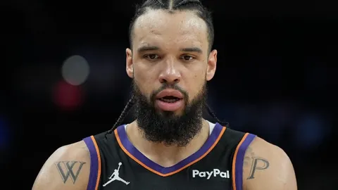 “世预赛关键一役：国足逆袭泰国，客场收获三分胜利”