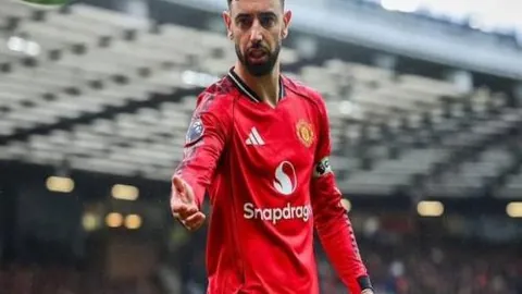 张外龙笔寄球迷情：携手铸就铜梁龙荣耀，盼您长久同行！